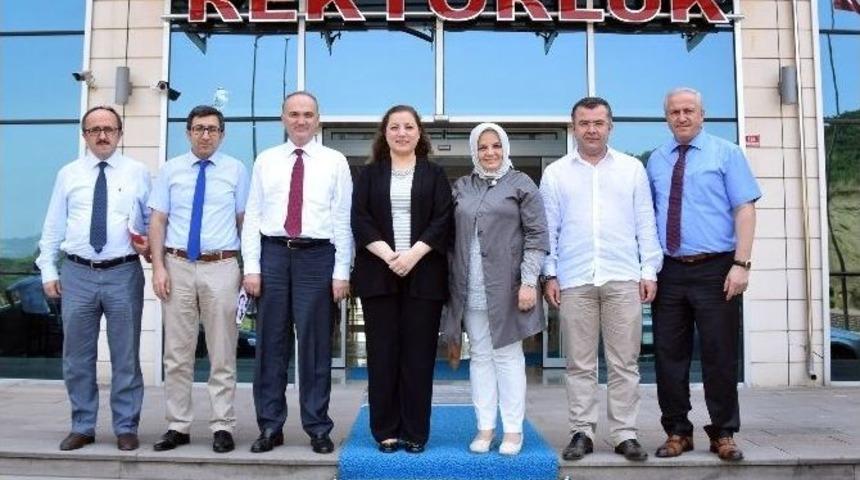 Rekt&ouml;r &Ccedil;akar, Milletvekillerini Bilgilendirdi