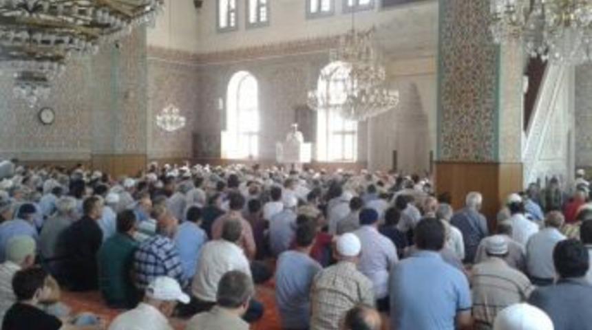 M&uuml;ft&uuml; Emen "dua Etmek, İnsanın Ruhi İhtiyacıdır"