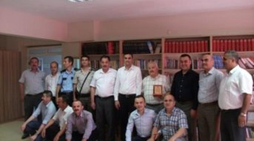 &Ccedil;ilimli İl&ccedil;e M&uuml;ft&uuml;s&uuml; Feyzi Odabaşı Emekli Oldu