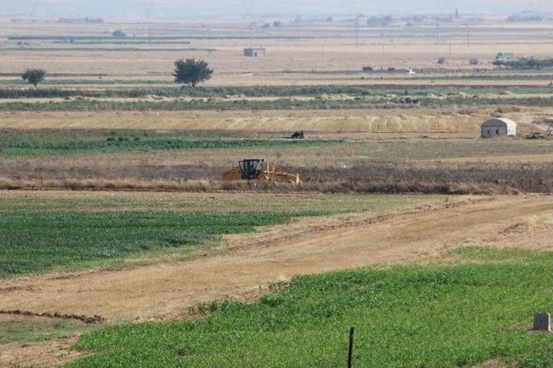 &Ouml;zel G&uuml;venlik B&ouml;lgesi İlan Edin Yerlerde İş Makineleri İle Hendek Kazılıyor
