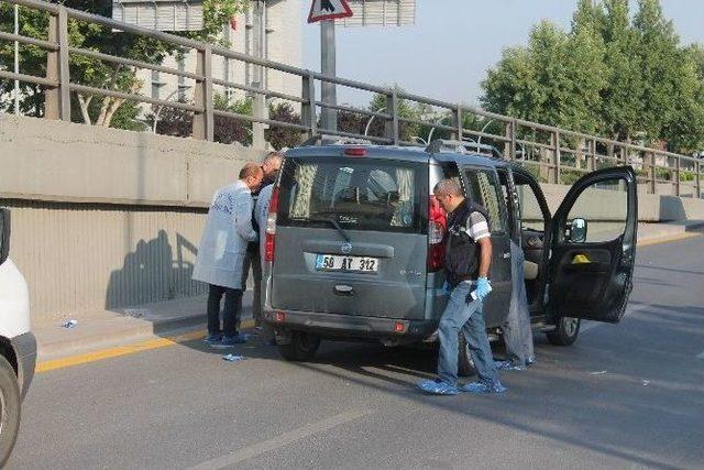 Başkent&rsquo;te İki Polis Arasında &Ccedil;atışma: 2 Yaralı 1