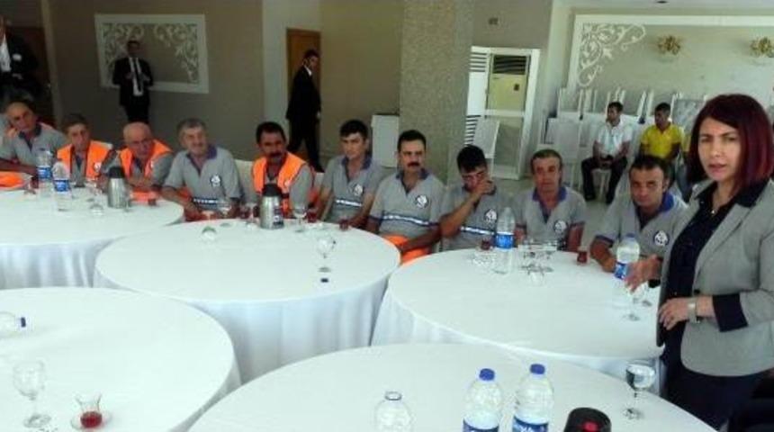 Temizlik Iş&ccedil;ilerine Seslenen Başkan; Sokaklarda Size Bakan Bizi G&ouml;r&uuml;yor