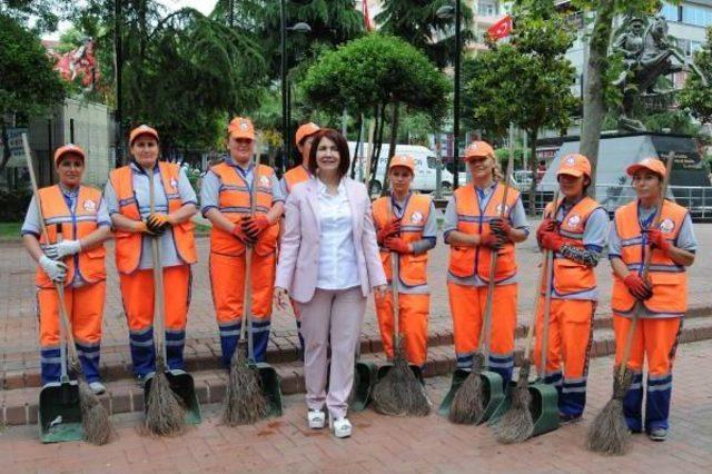 Temizlik Işçilerine Seslenen Başkan; Sokaklarda Size Bakan Bizi Görüyor