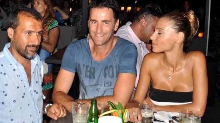 Eşinden Ayrılan Yeşil Salkım, &Ccedil;ocuğu I&ccedil;in H&uuml;lya Avşar'ı &Ouml;rnek Aldı