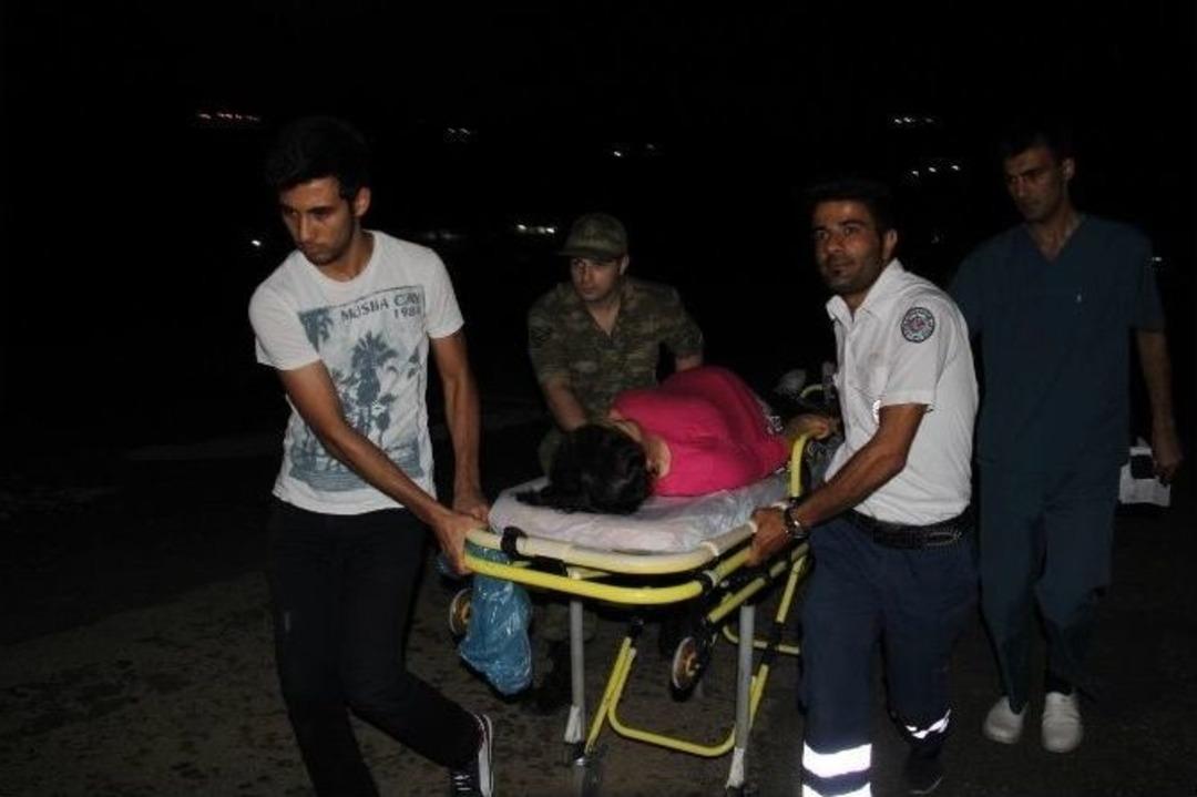 Pkk&rsquo;lı Ter&ouml;ristler Doğum Sancısı &Ccedil;eken Kadını Almaya Gelen Helikoptere Ateş Etti