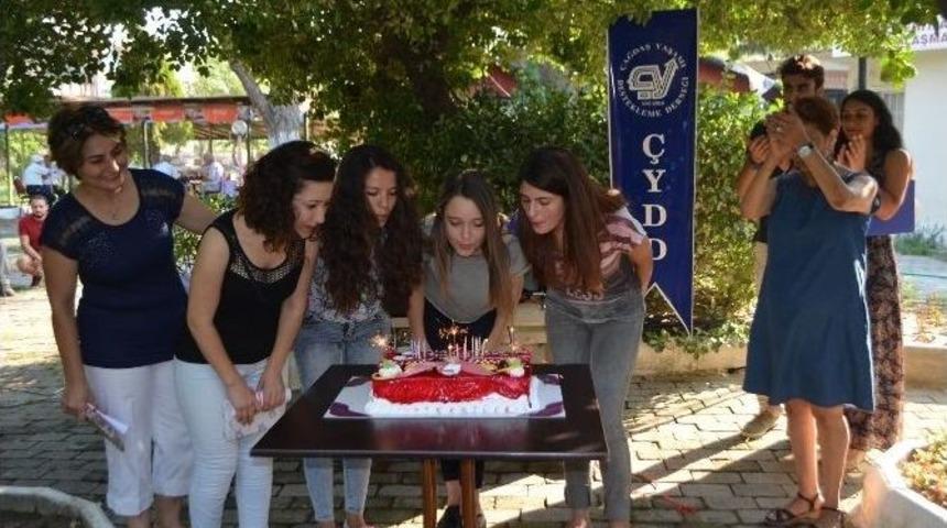S&ouml;ke &Ccedil;ydd&rsquo;nin Kardelenleri Mezuniyet Sevincini Yaşadı