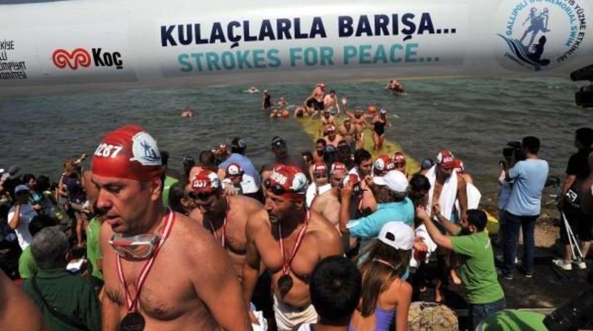 &Ccedil;anakkale'de Kula&ccedil;lar Barış I&ccedil;in Attı