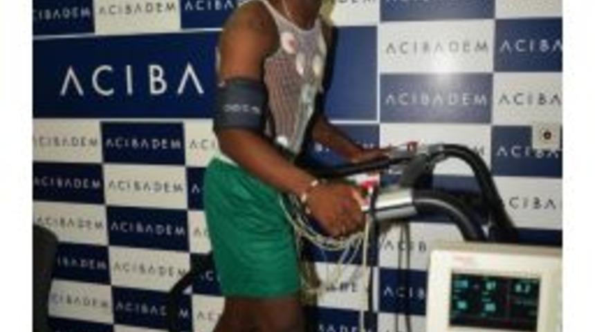 Bursasporlu Advincula Sağlık Kontrol&uuml;nden Ge&ccedil;ti