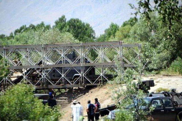 Tunceli'de Zırhlı Polis Aracının Üzerinden Geçtiği Köprü Tahrip Edildi / Ek Fotoğraflar