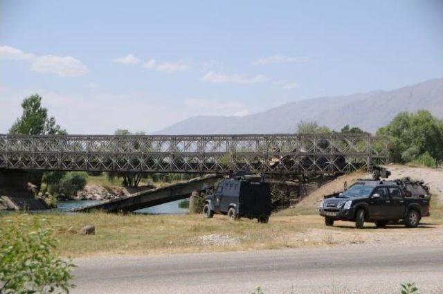 Tunceli'de Zırhlı Polis Aracının Üzerinden Geçtiği Köprü Tahrip Edildi / Ek Fotoğraflar