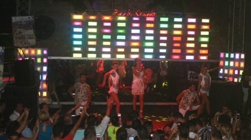 Demet Akalın Marmaris&rsquo;i Salladı