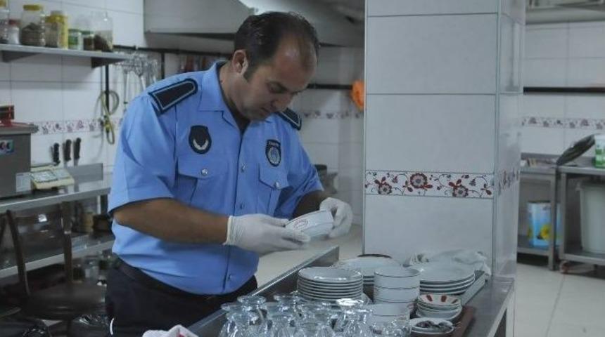 Boz&uuml;y&uuml;k&rsquo;te Lokantalara Sıkı Denetim