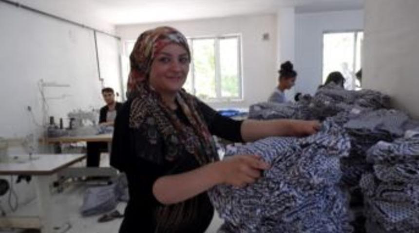 Tekstil Sekt&ouml;r&uuml; Kalifiye İş&ccedil;i Bulamıyor