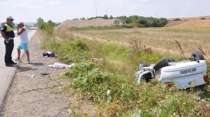 Otomobil Karşı Şeride Ge&ccedil;ip Ters D&ouml;nd&uuml;: 5 Yaralı