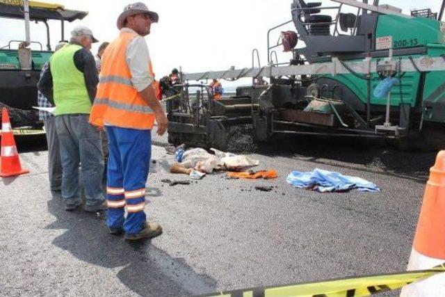 Asfalt Çalışması Sırasında Kamyon Altında Kalan Işçi Öldü