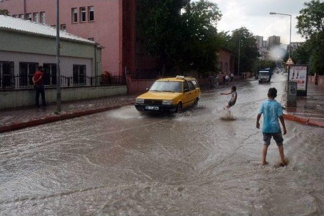 Niğde&rsquo;de Yağmur Sele Neden Oldu 3