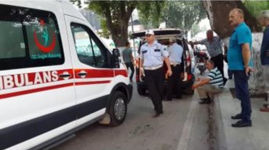 Otomobil Motosiklete &Ccedil;arptı: 1 Yaralı