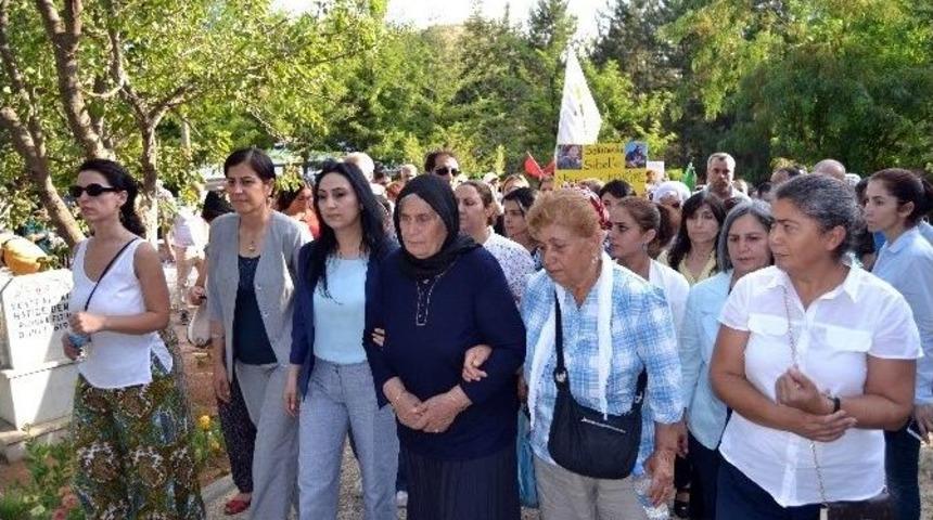 Paris&rsquo;te &Ouml;ld&uuml;r&uuml;len Sakine Cansız İ&ccedil;in Tunceli&rsquo;de Yaptırılan Anıt Mezar A&ccedil;ıldı