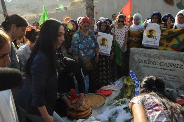 Paris'te Öldürülen Pkk'lı Sakine Cansız Için Tunceli'de Anıt Mezar Yaptırıldı