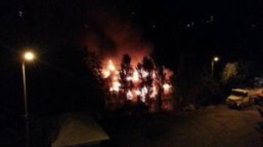 K&ouml;y İlkokulunda Yangın