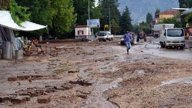 Antalya Elmalı'yı Sel Vurdu