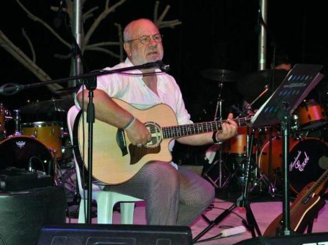 B&uuml;lent Orta&ccedil;gil Ve Birsen Tezer, Didim de Aynı Sahneyi Paylaştı 1