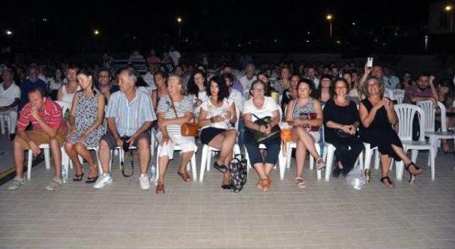 B&uuml;lent Orta&ccedil;gil Ve Birsen Tezer, Didim de Aynı Sahneyi Paylaştı 3