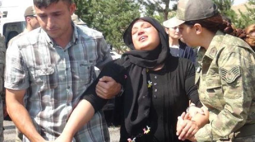 Şehit Uzman &Ccedil;avuş Ali G&ouml;k&ccedil;e'nin Cenazesinde G&ouml;zyaşı Sel Oldu