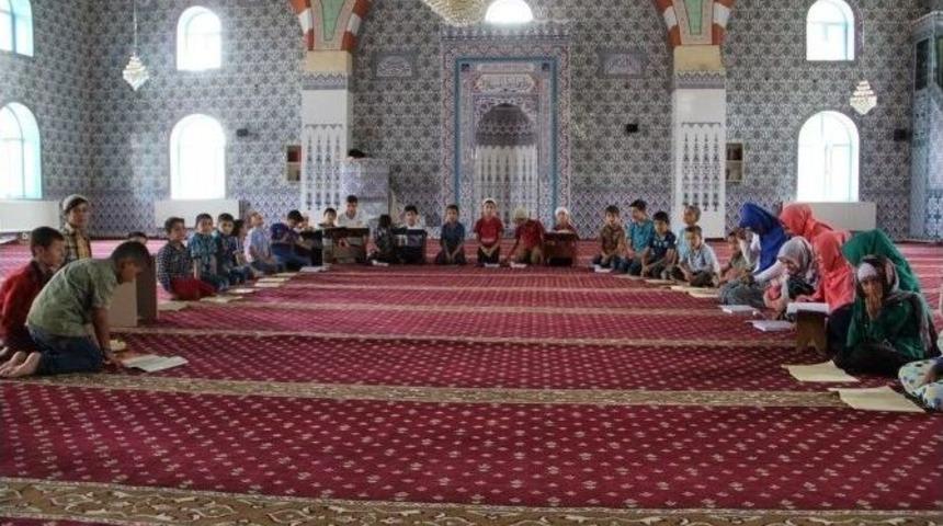 Başkale&rsquo;de 2 Bin 571 &Ouml;ğrenci Kur&rsquo;an Kurslarına Kayıt Yaptı