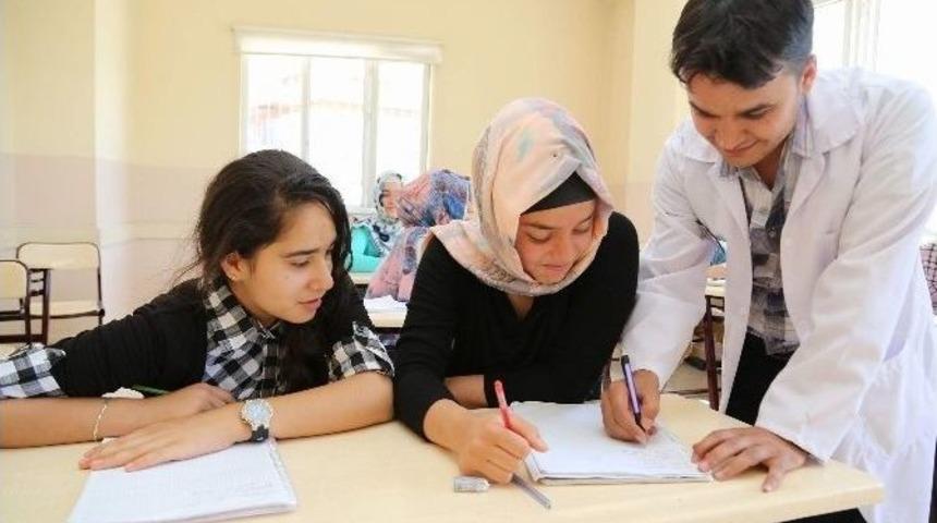 Şahinbeyli &Ouml;ğrencilerin &Uuml;niversite Başarısı