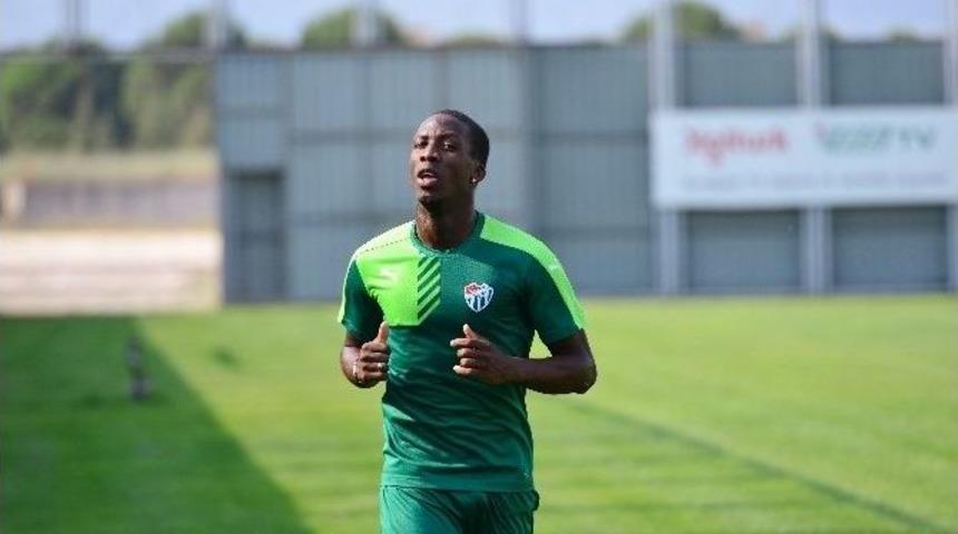 Luıs Advıncula İlk &Ccedil;alışmasını Yaptı