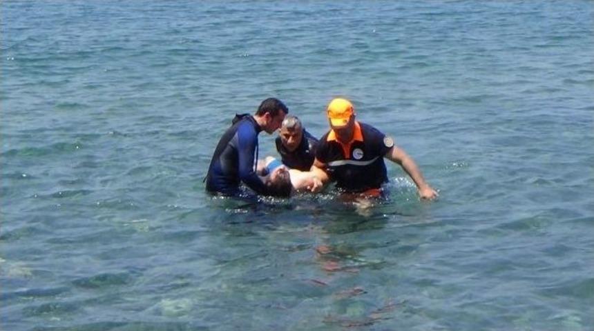 &Ouml;l&uuml;m Sahilinde Kurtarma Tatbikatı