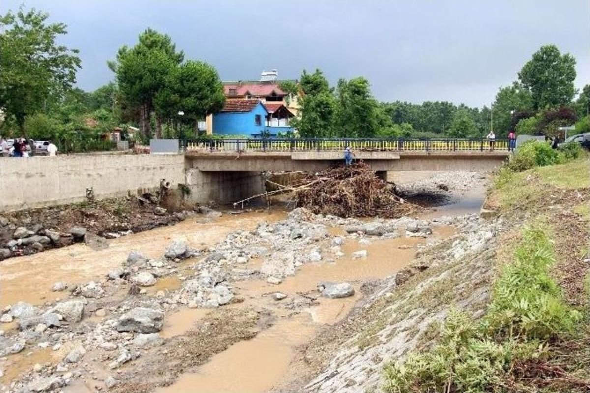 Bakan Kılı&ccedil; Sel B&ouml;lgesinde İncelemelerde Bulundu