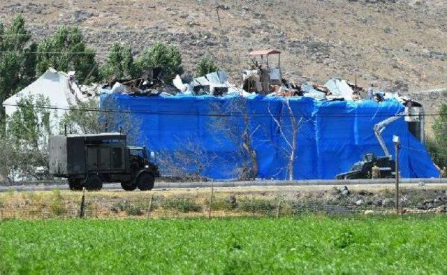 Pkk, 2 Ton Bomba Yüklü Traktörle Karakola Saldırdı: 2 Şehit, 31 Yaralı (5)