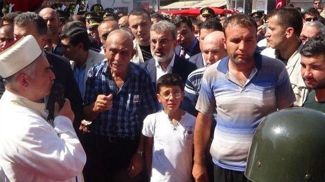 Şehit Oğlunu Sedyede Uğurladı 1