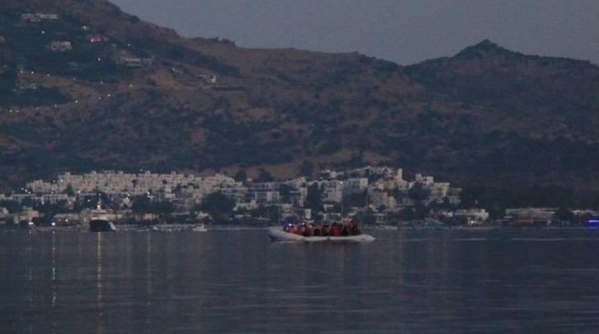 M&uuml;lteciler Bot İle Ka&ccedil;arken G&ouml;r&uuml;nt&uuml;lendi