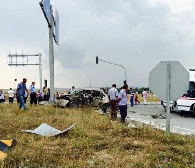 Mhp'li Eski Milletveki Kazada Öldü, Eşi  Ağır Yaralandı