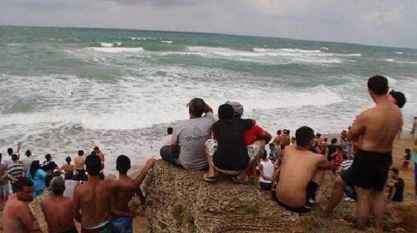 Şile'de 3 Kişi Boğuldu, 2 Kişi Denizde Kayıp