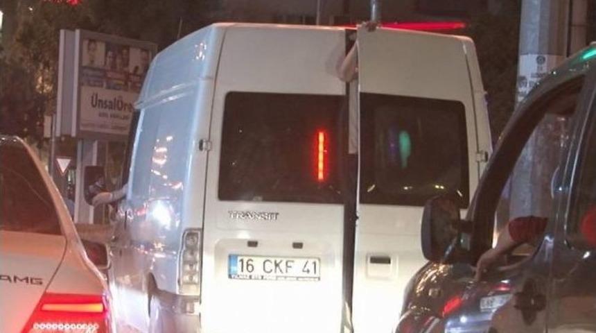 Bagaj Kapısına Tutunarak Kilometrelerce Yol Kat Etti