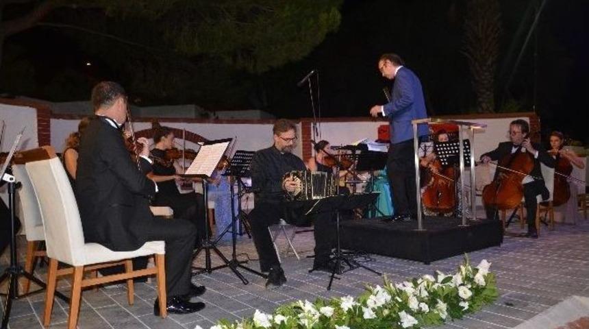 Kuşadası&rsquo;nda Oda Orkestrası Sanatseverlerle Buluştu