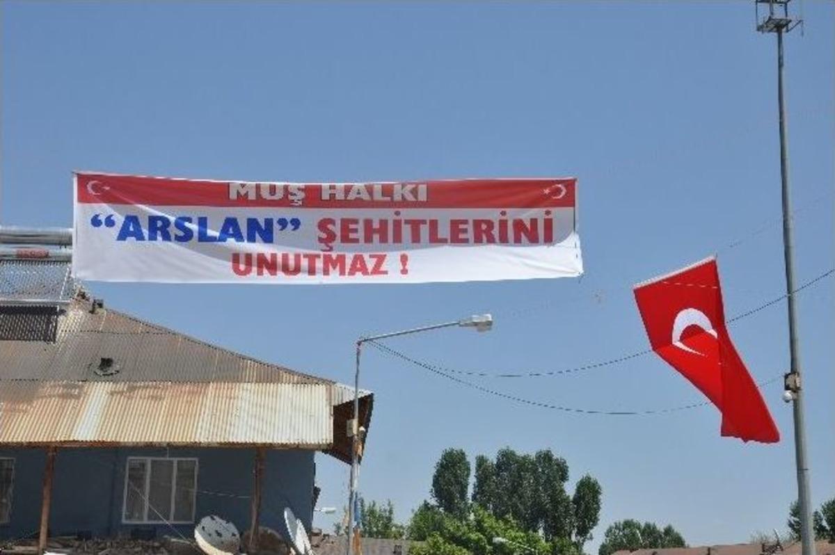 Pkk Saldırılarına Bayraklı Tepki