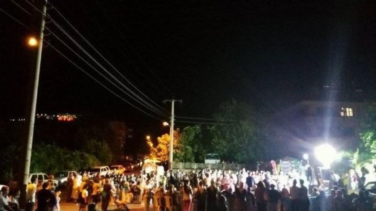 S&uuml;nnet Eğlencesinde Atılan Havai Fişekler Elektrik Tellerini Patlattı