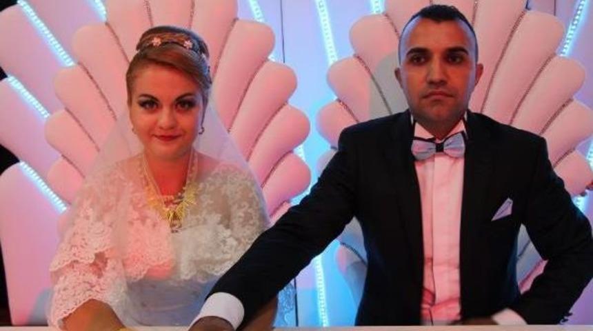 Facebook'ta Tanıştılar, Londra'da Buluştular, Batman'da Evlendiler