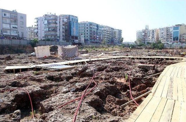 Doğu Garajı Nekropol Alan &Ccedil;alışmaları S&uuml;r&uuml;yor 1