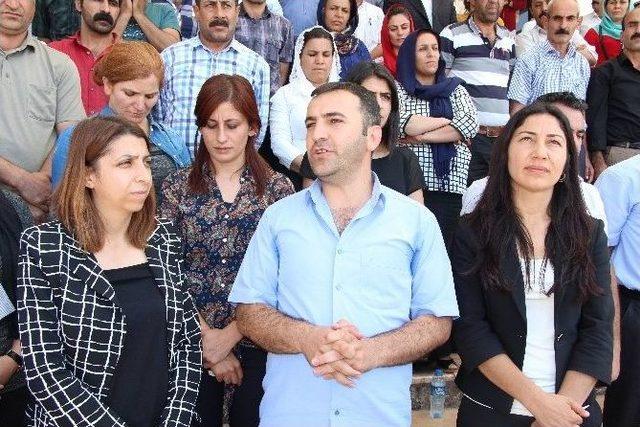 Şırnak’ın Vekilleri Valilik Kapısında Oturma Eylemi Başlattı 2