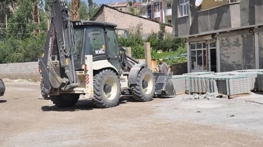 Y&uuml;ksekova&rsquo;da Yol Yapım &Ccedil;alışması