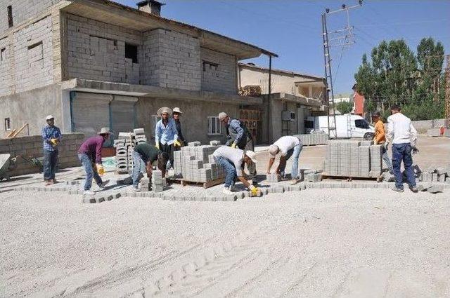 Y&uuml;ksekova&rsquo;da Yol Yapım &Ccedil;alışması 1