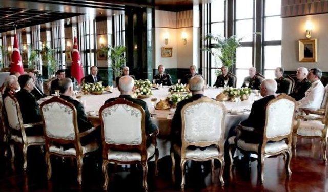 Yaş Üyeleri, Cumhurbaşkanı Külliyesi'ndeki Öğle Yemeğine Katıldı