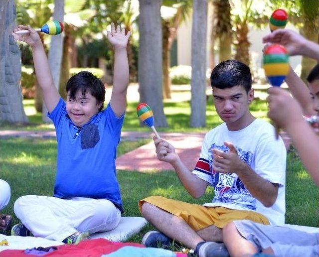 Engelsiz Kafede Özel Eğitim 1