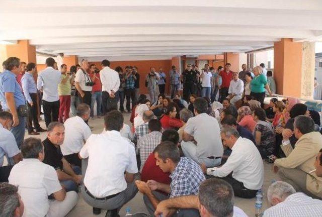 Hdp lilerden Mardin Valiliği &Ouml;n&uuml;nde 13 Ypg li Cenazesi I&ccedil;in Eylem 1